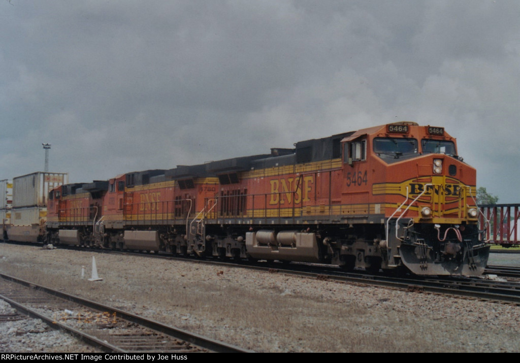 BNSF 5464 East